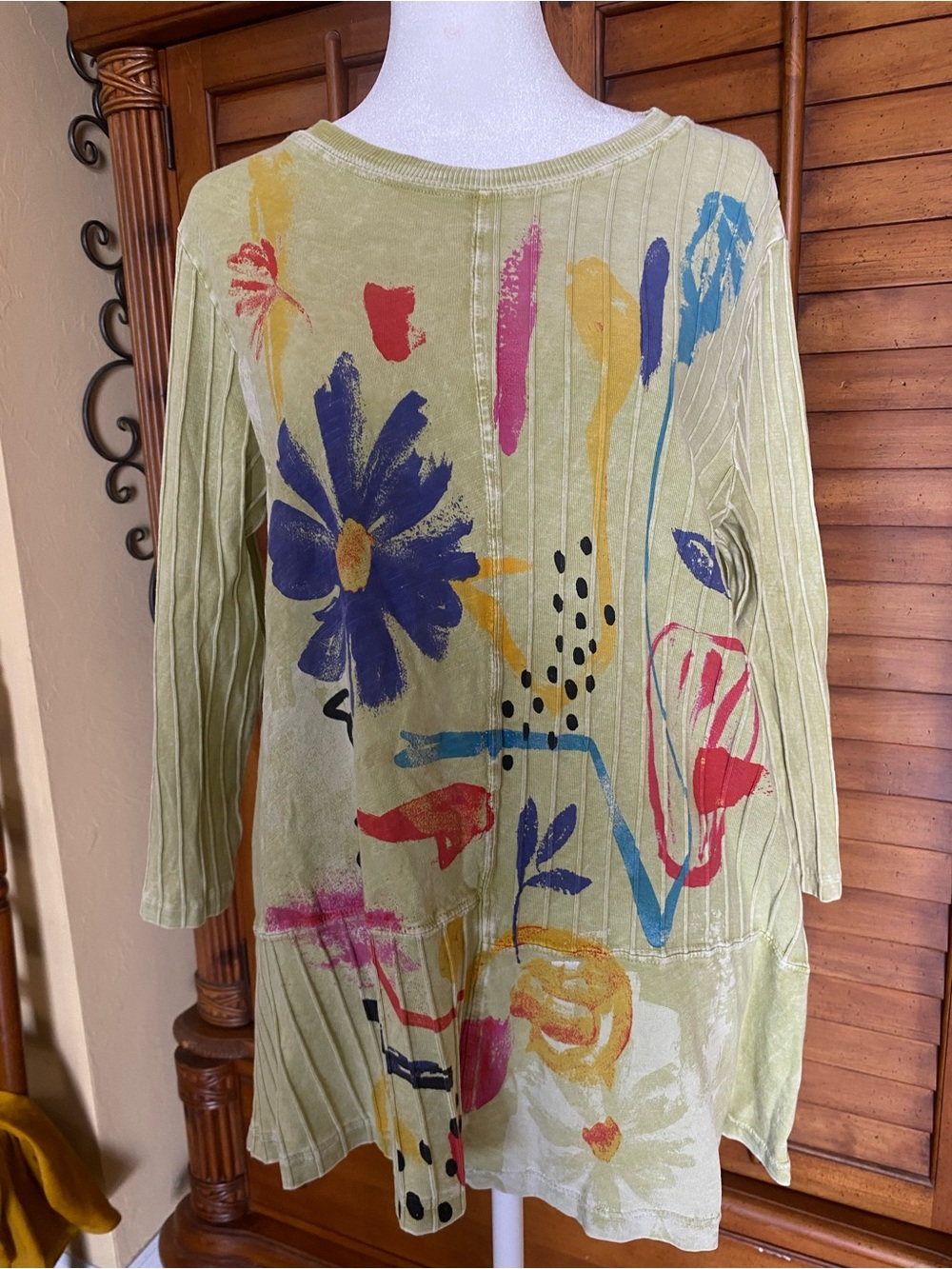 Women’s Scoop Neck Lightweight Sweater Tunic in Sage with Floral Print